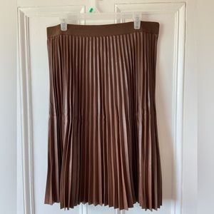 🌟 3 FOR $25 🌟 Joe Fresh faux leather pleated skirt